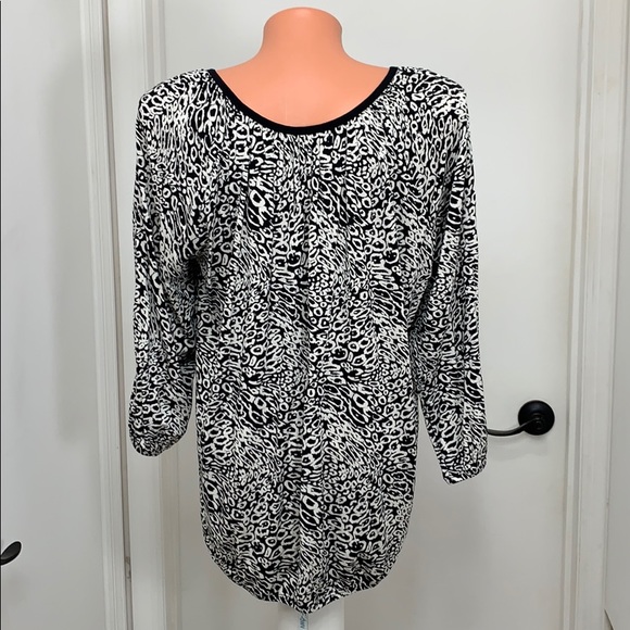 Michael Kors pull over top 3/4 sleeves large - Picture 3 of 4